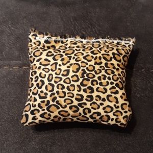 M̤̮i̤̮n̤̮i̤̮ d̤̮o̤̮l̤̮l̤̮ p̤̮̤̮i̤̮l̤̮o̤̮w̤̮.